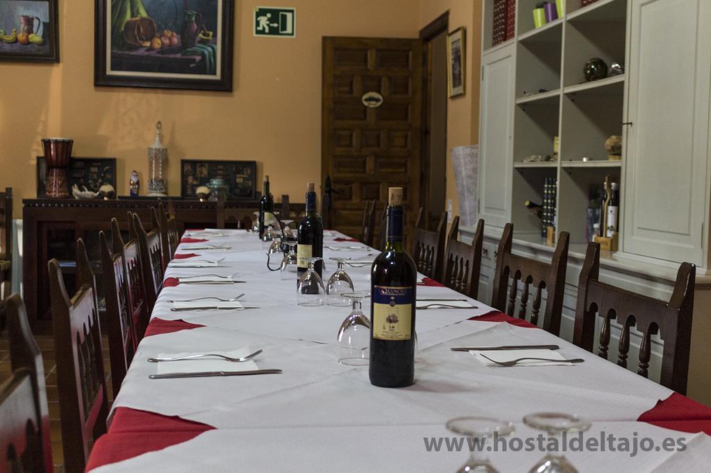 Hostal Del Tajo Peralejos de las Truchas Luaran gambar