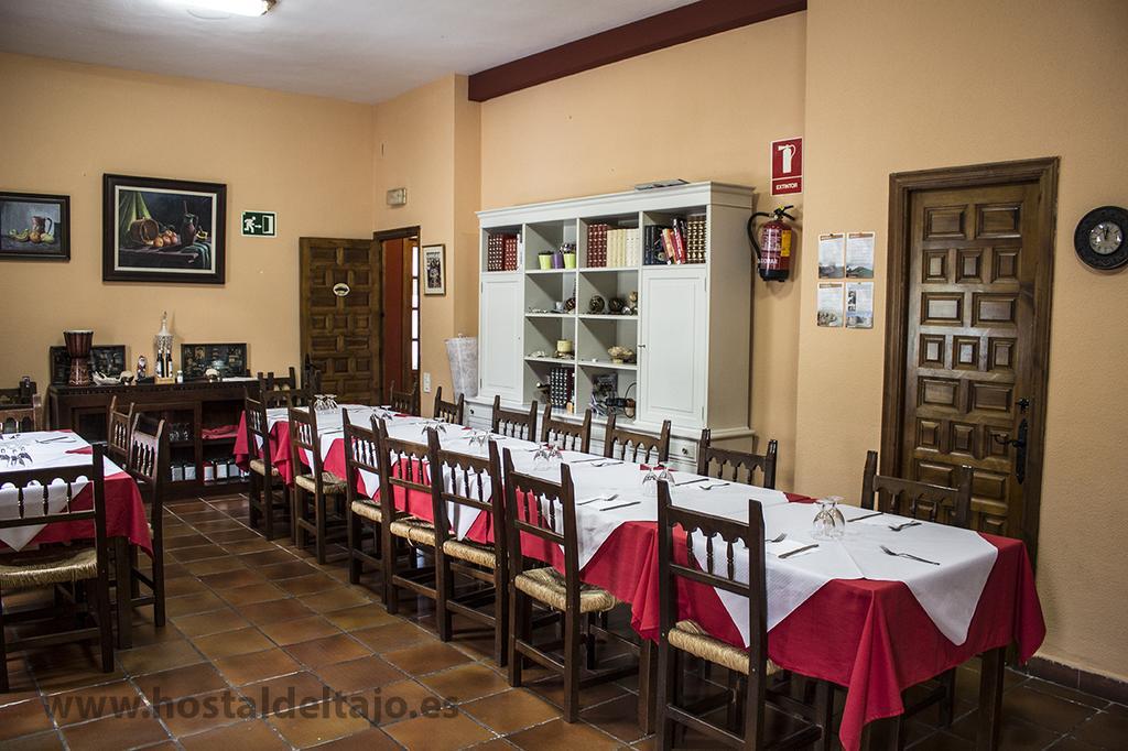 Hostal Del Tajo Peralejos de las Truchas Luaran gambar