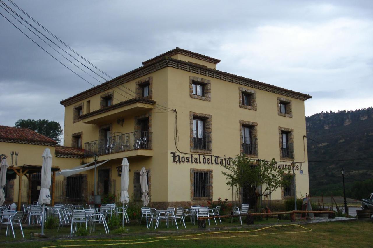 Hostal Del Tajo Peralejos de las Truchas Luaran gambar